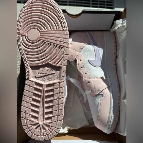 Air Jordan’s - Picture 2 of 3